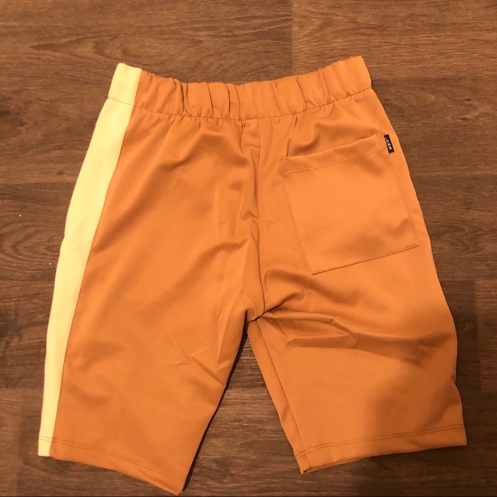 Men’s Shorts - Picture 3 of 3